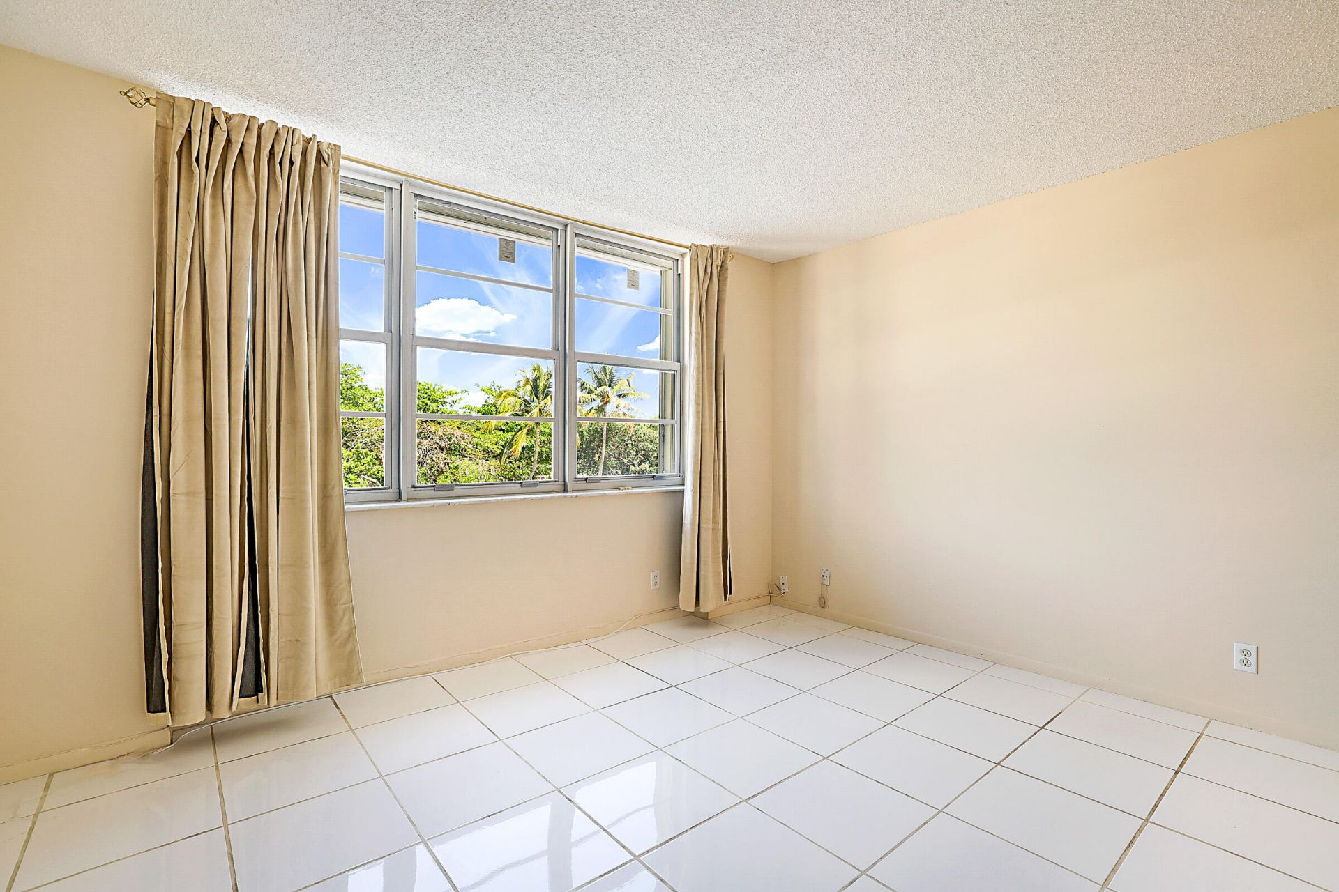 2121 N Ocean Boulevard, Unit 302E, Boca Raton, FL 33431 Photo