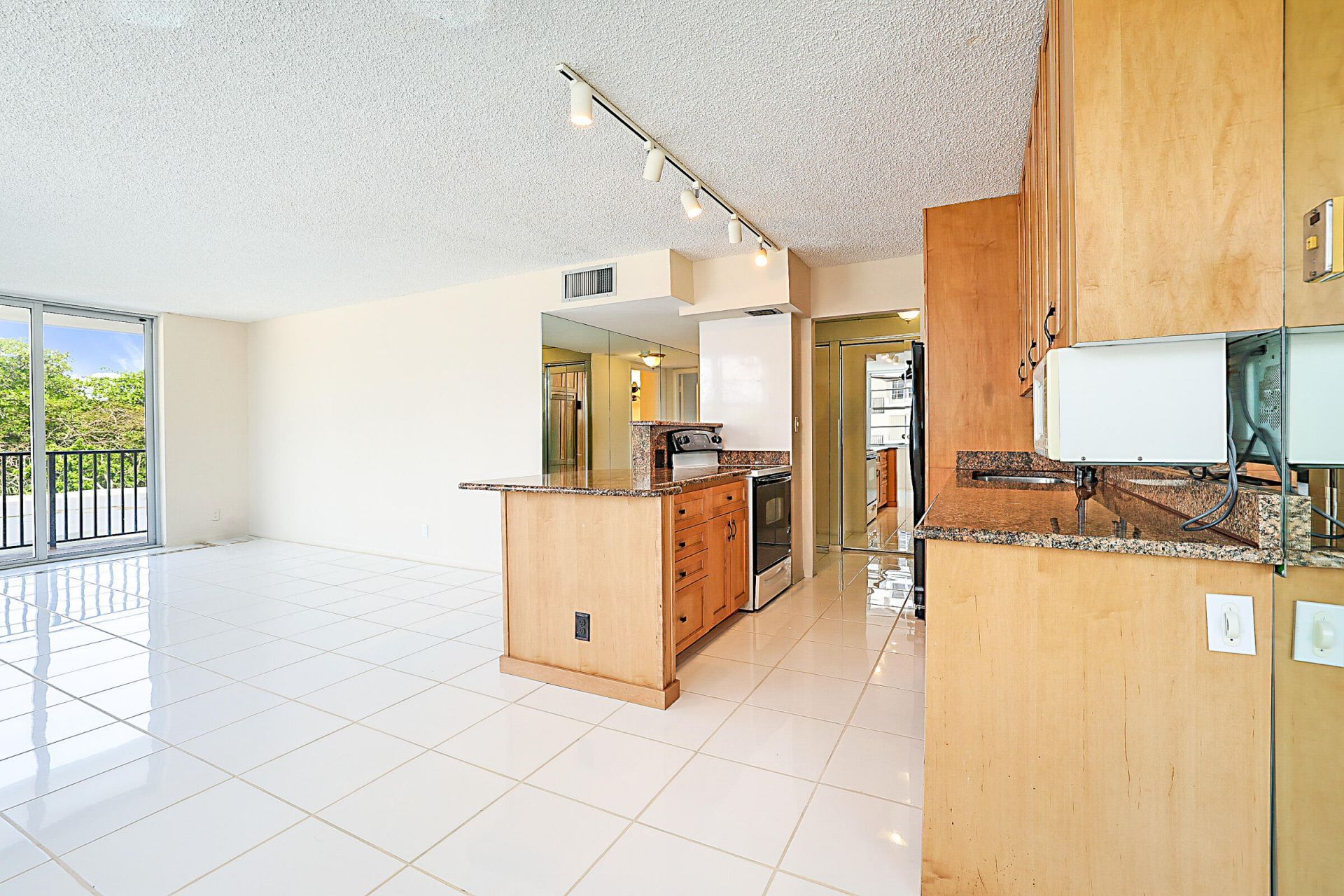 2121 N Ocean Boulevard, Unit 302E, Boca Raton, FL 33431 Photo