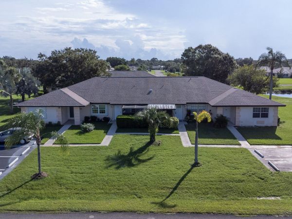 5794 Moss Court, Unit 7E, Fort Pierce, FL 34982