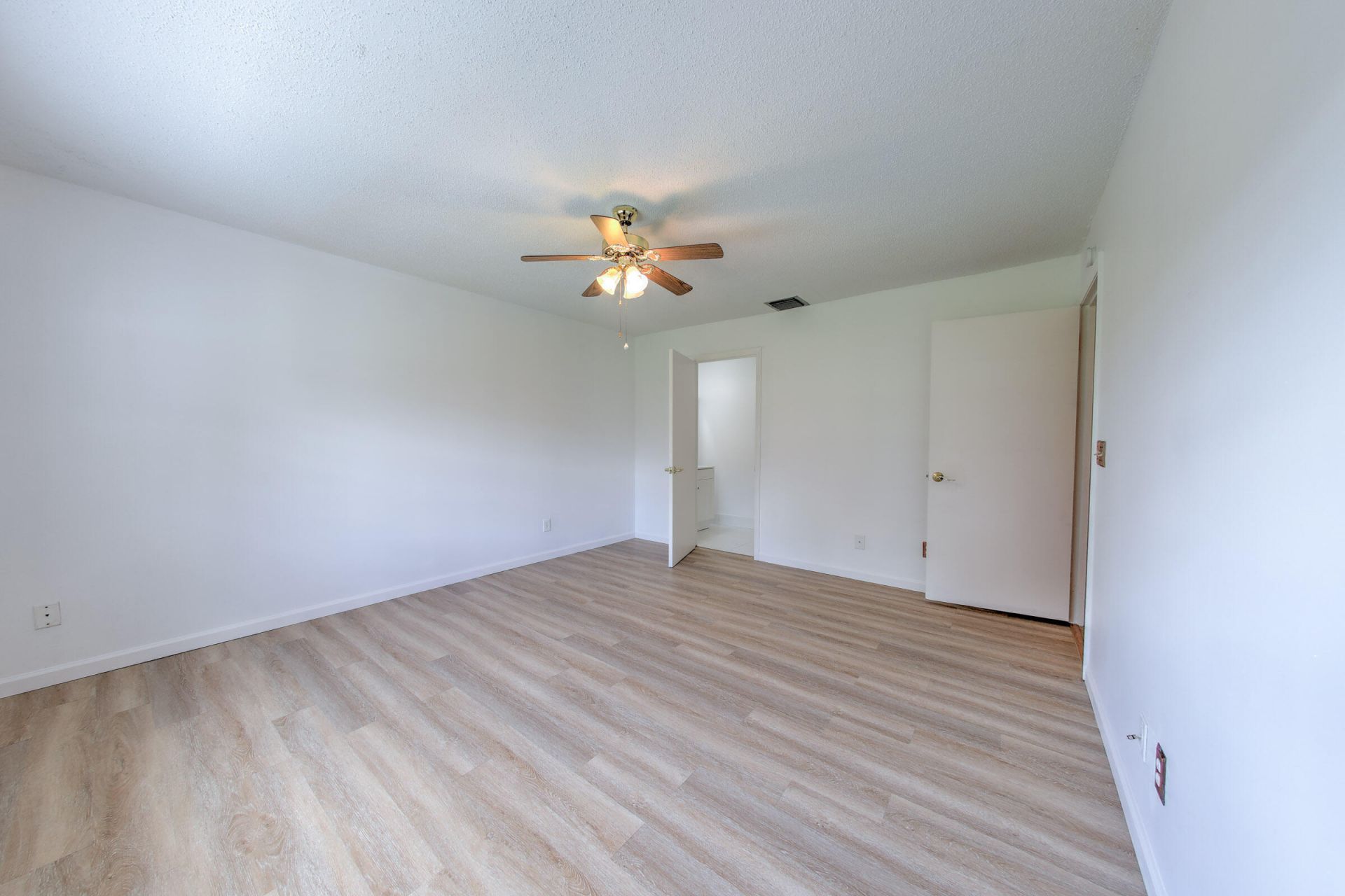 5794 Moss Court, Unit 7E, Fort Pierce, FL 34982 Photo