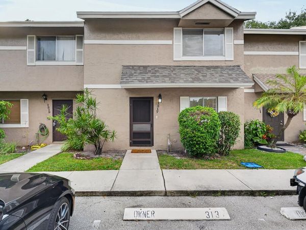 1317 SUSSEX Drive, North Lauderdale, FL 33068