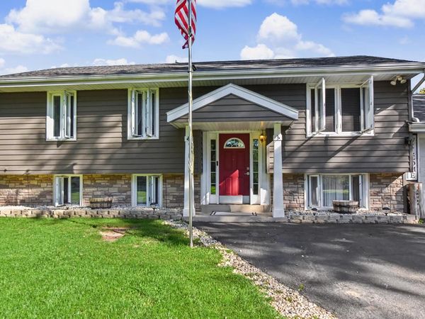 S88W30964 Meyer DRIVE, Mukwonago, WI 53149