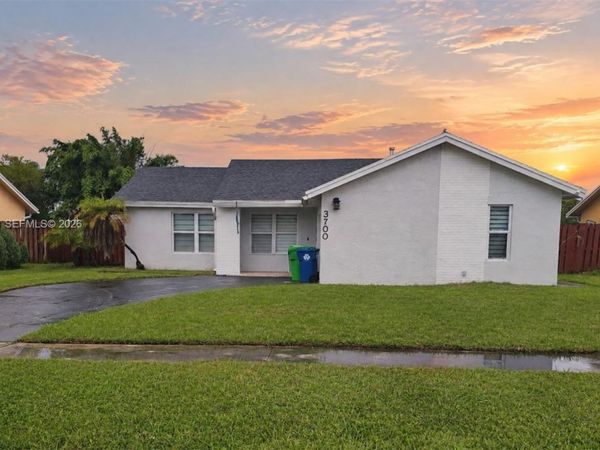 3700 NW 119th Ave , Sunrise, FL 33323