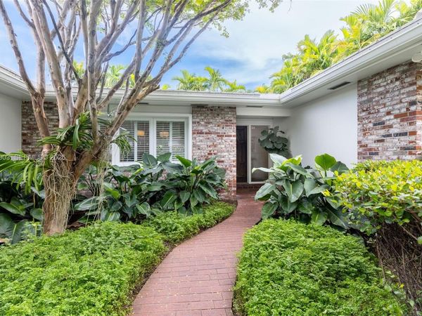 6915 Barquera St , Coral Gables, FL 33146