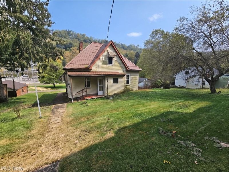 54 April Street, Dillonvale, OH 43917 Photo 4