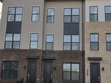 25039 DESELBY SQUARE , CHANTILLY, VA 20152
