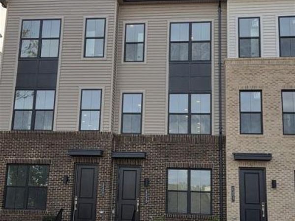 25039 DESELBY SQUARE, CHANTILLY, VA 20152
