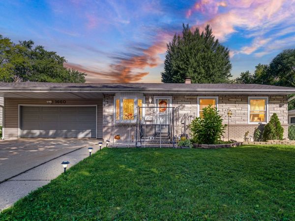 1660 Sycamore Avenue , Hanover Park, IL 60133