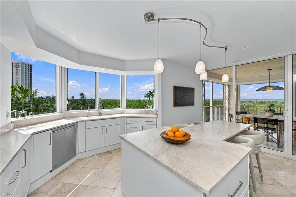 6597 Nicholas Blvd, Unit 601, Naples, FL 34108 Photo