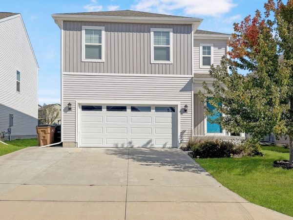 1215 Meadow View Drive, Carlisle, IA 50047