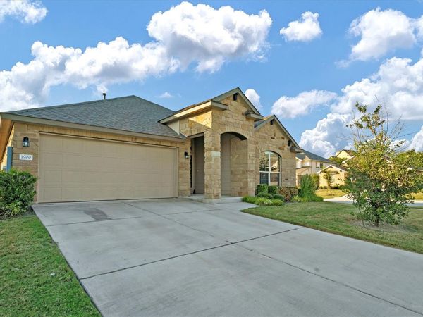 1900 Mexia DR, Round Rock, TX 78664