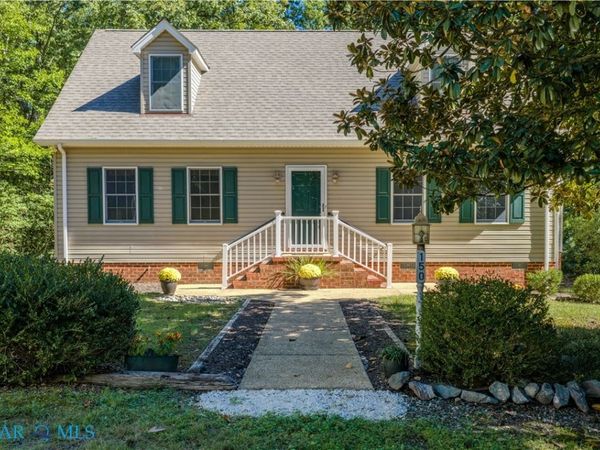 150 Wood Drive , Saluda, VA 23149