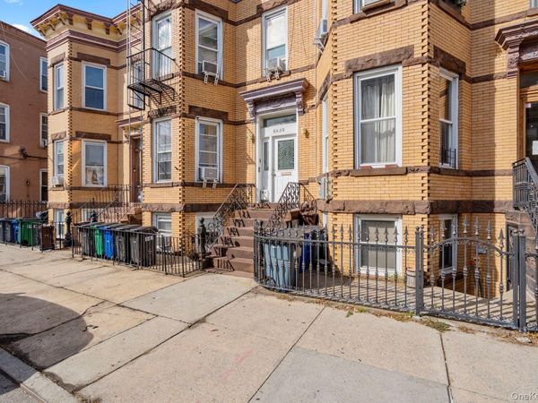 6439 74th Avenue , Glendale, NY 11385
