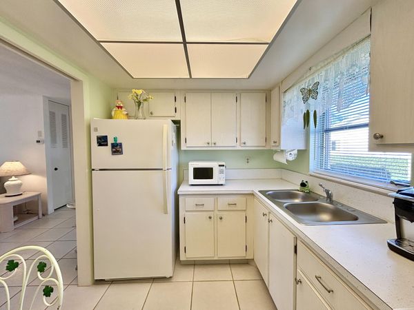 2653 Dudley Drive W, Unit F, West Palm Beach, FL 33415
