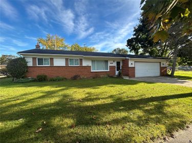 812 Marion Drive, Holly Village, Mi 48442