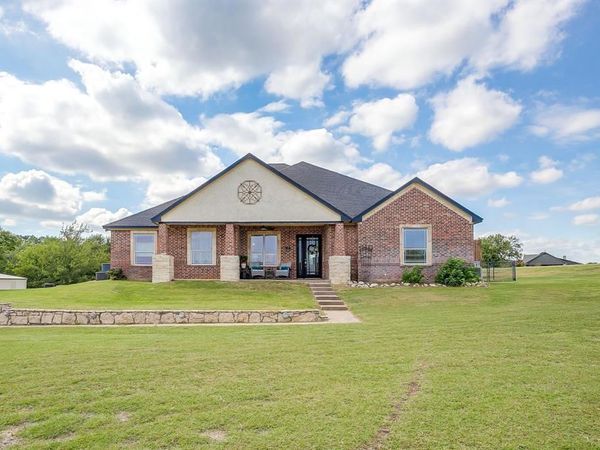 124 Stonewick Drive , Cresson, TX 76035