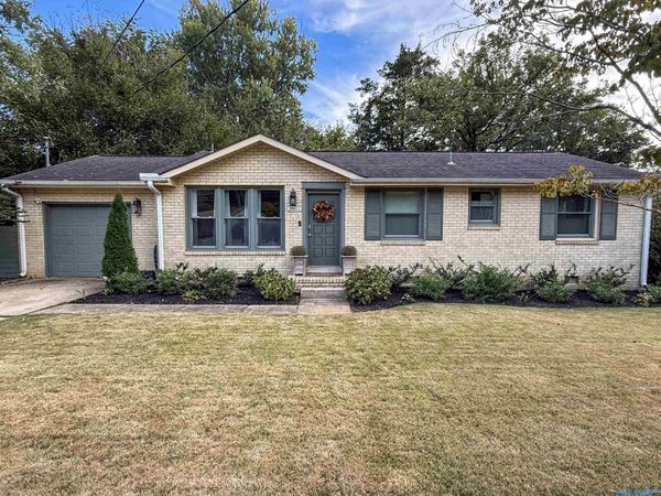 2602 Valley Brook Drive NE, Huntsville, AL 35811
