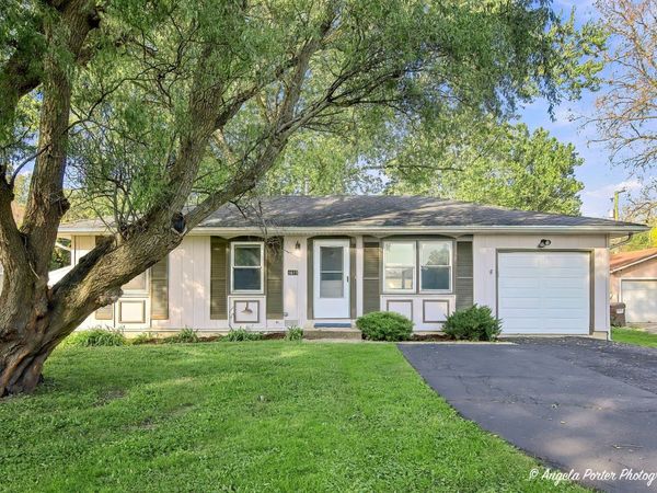 1815 Beach Road , McHenry, IL 60050