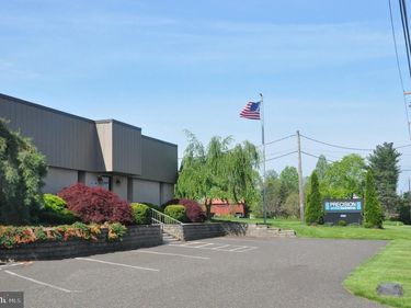 2525 TOLLGATE ROAD, QUAKERTOWN, PA 18951