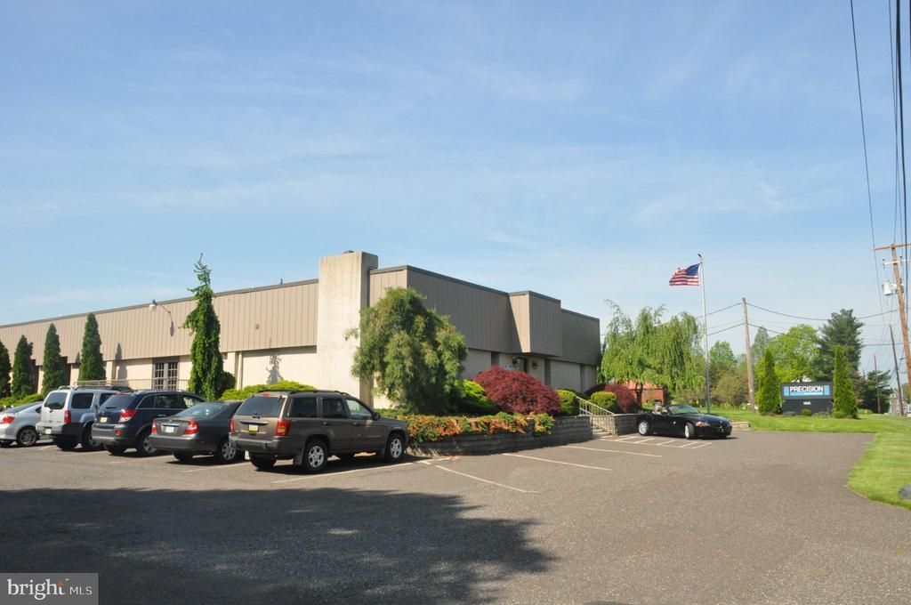 2525 TOLLGATE ROAD, QUAKERTOWN, PA 18951