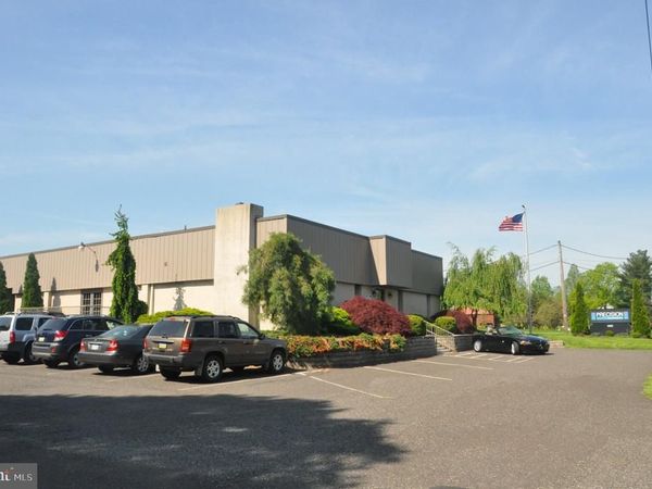2525 TOLLGATE ROAD, QUAKERTOWN, PA 18951