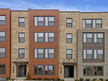 5957 LOOKOUT AVENUE, Unit 101, ALEXANDRIA, VA 22304