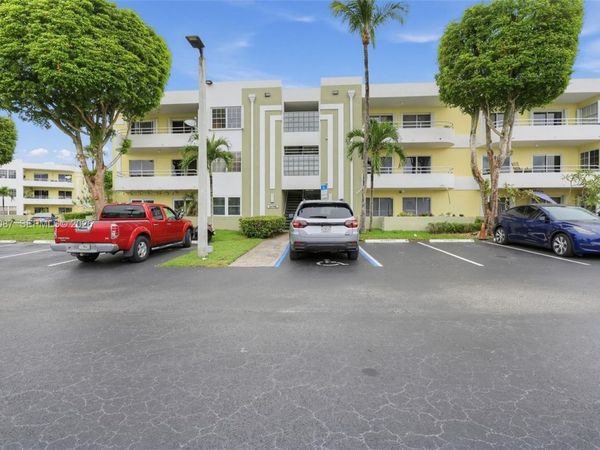 10765 SW 108th Ave , Unit 301, Miami, FL 33176