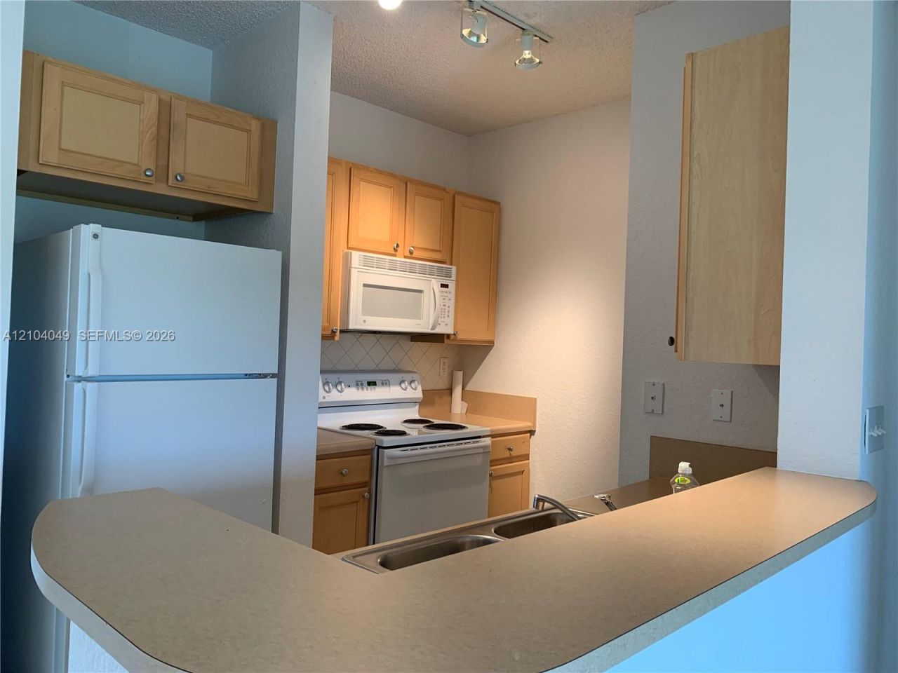 6001 SW 70th St , Unit 654, South Miami, FL 33143 Photo