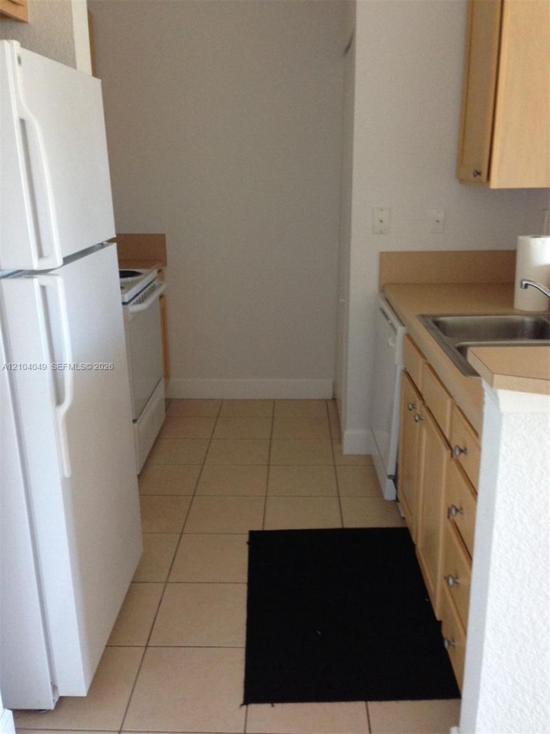 6001 SW 70th St , Unit 654, South Miami, FL 33143 Photo