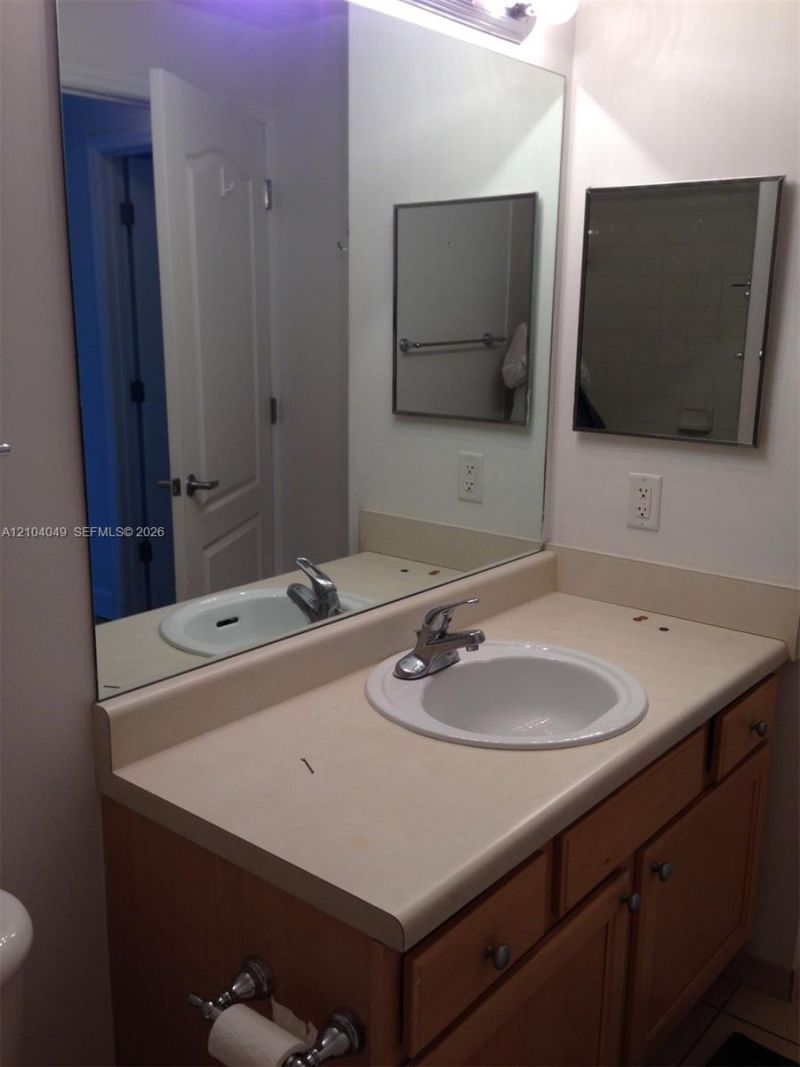 6001 SW 70th St , Unit 654, South Miami, FL 33143 Photo