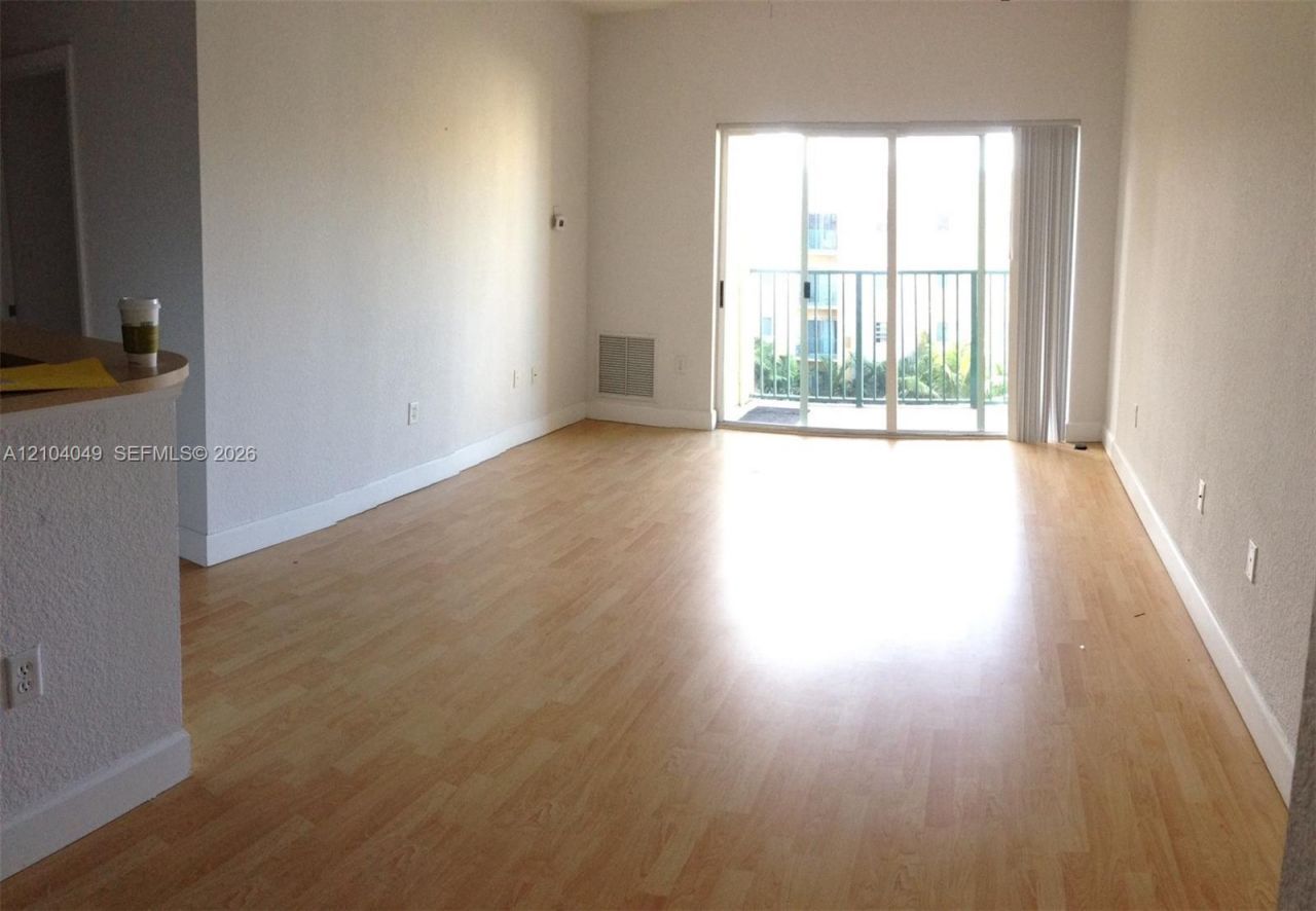 6001 SW 70th St , Unit 654, South Miami, FL 33143 Photo