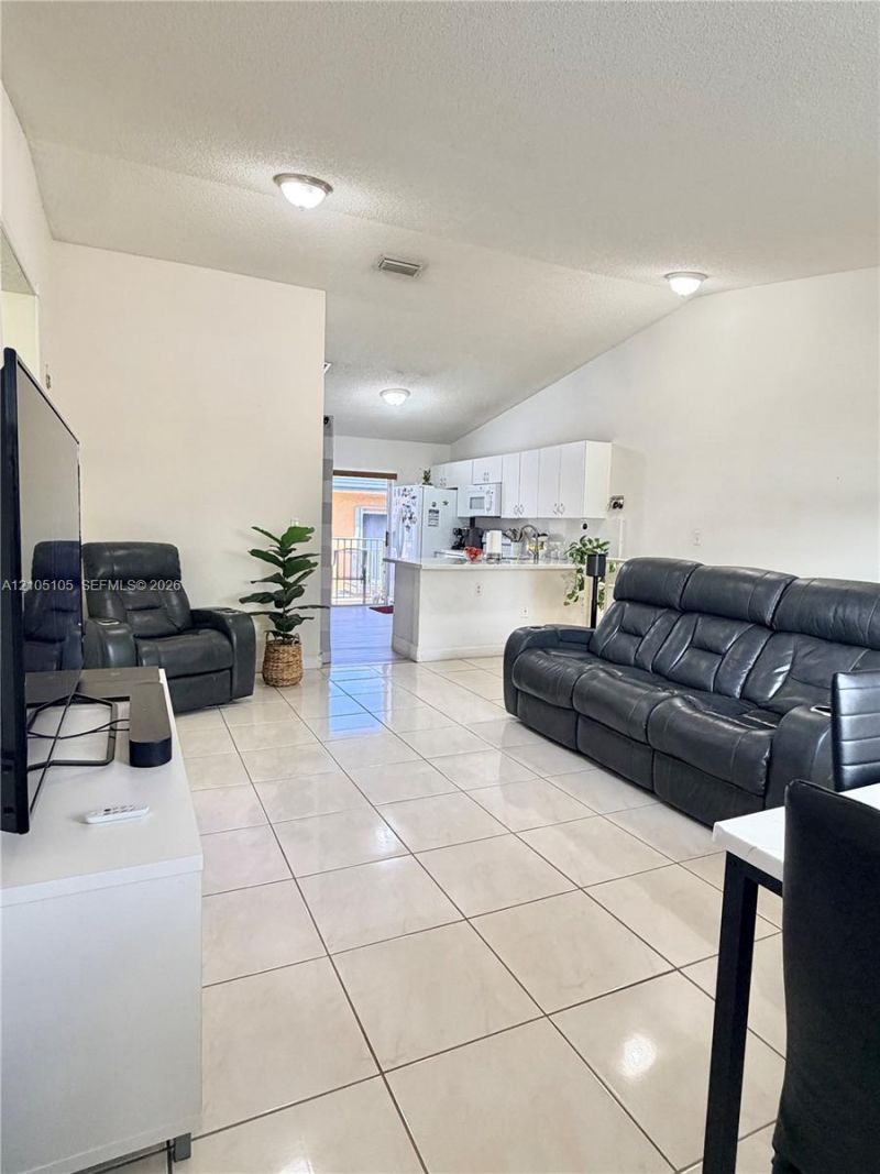 3375 W 76th St, Unit 230, Hialeah, FL 33018 Photo
