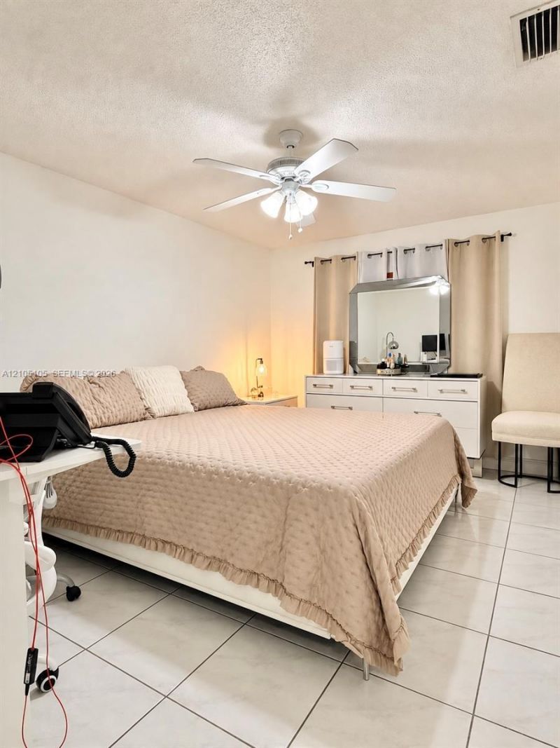 3375 W 76th St, Unit 230, Hialeah, FL 33018 Photo
