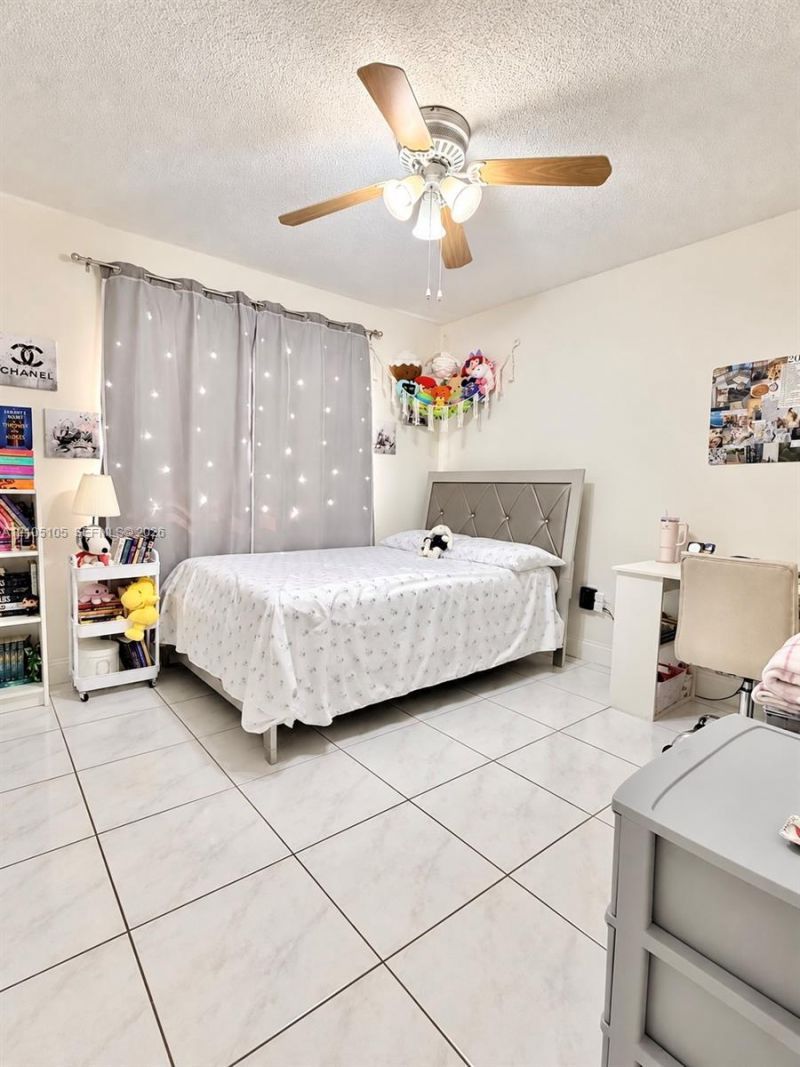 3375 W 76th St, Unit 230, Hialeah, FL 33018 Photo