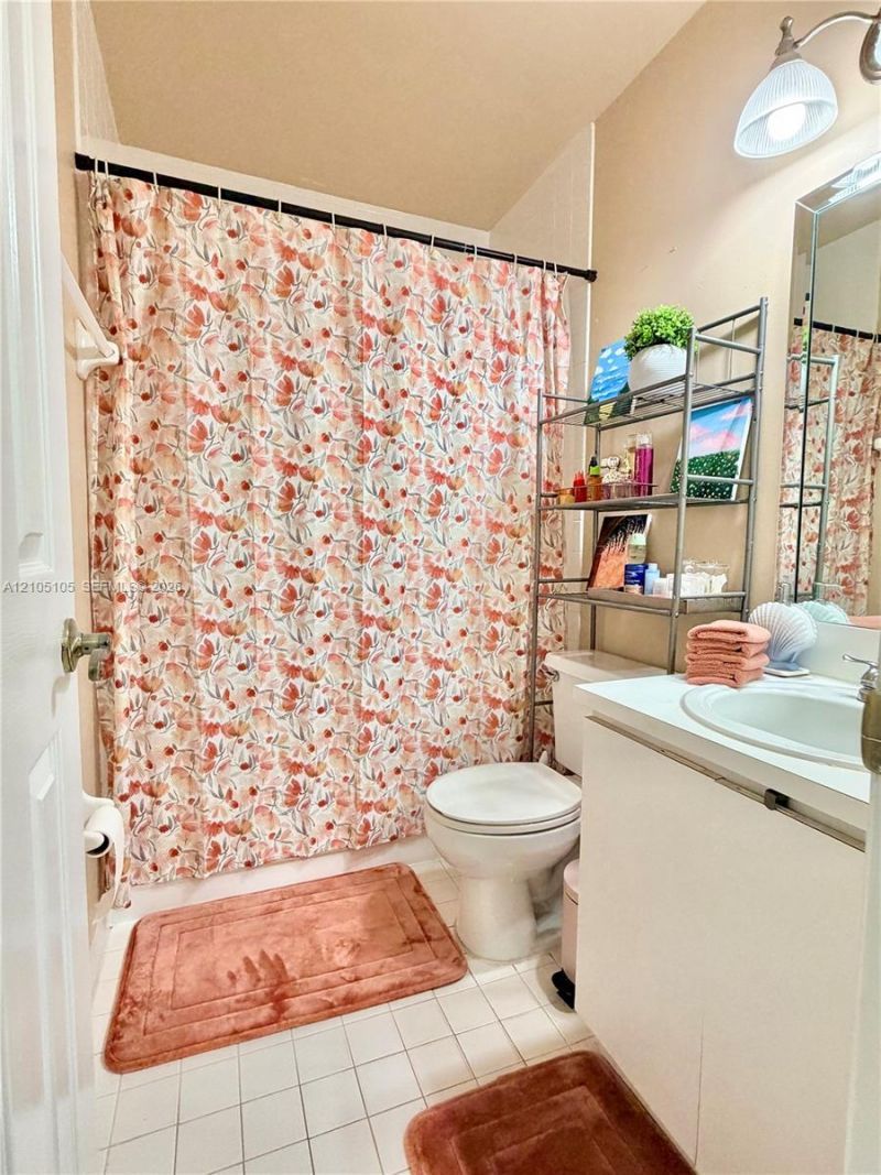 3375 W 76th St, Unit 230, Hialeah, FL 33018 Photo