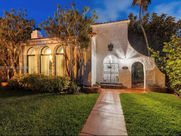1134 Harrison St , Hollywood, FL 33019
