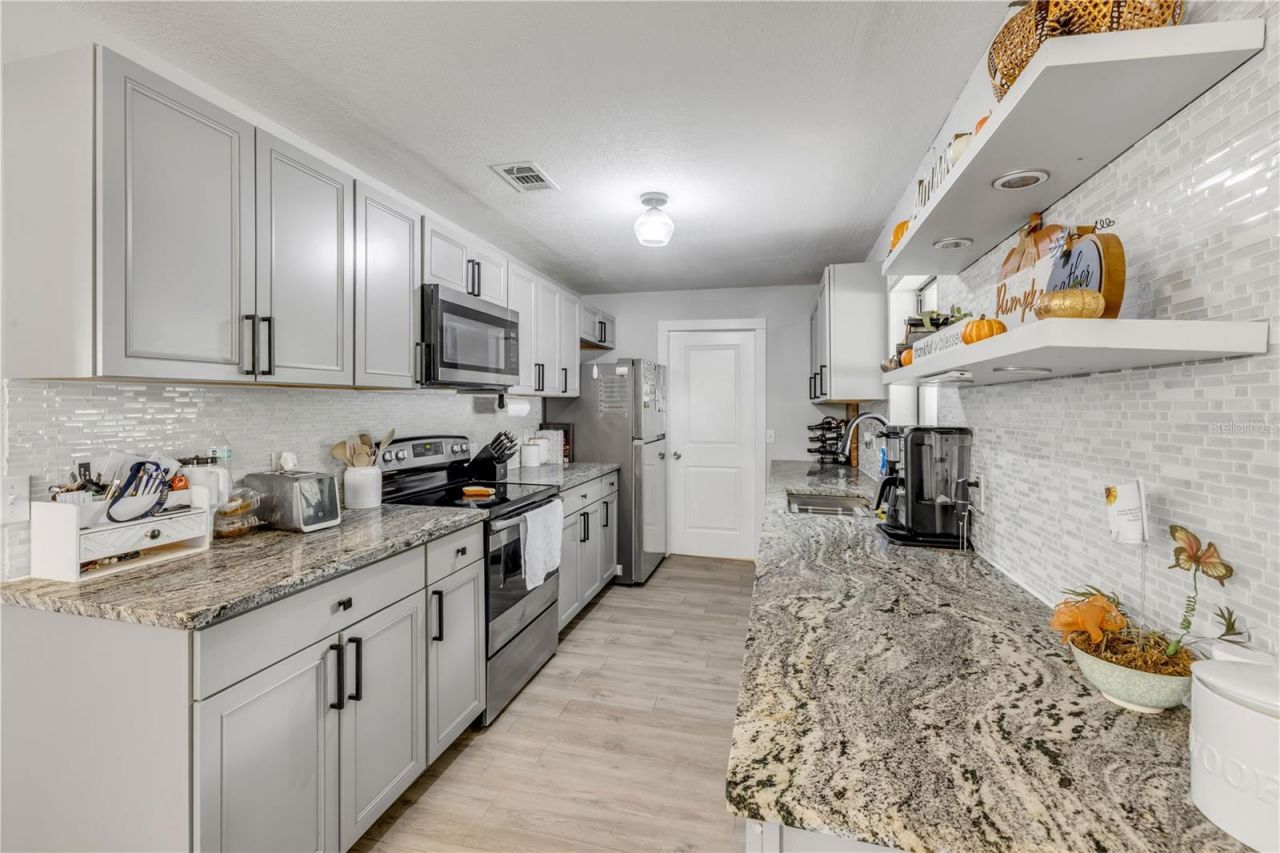 3426 Yule Tree Drive , Edgewater, FL 32141 Photo