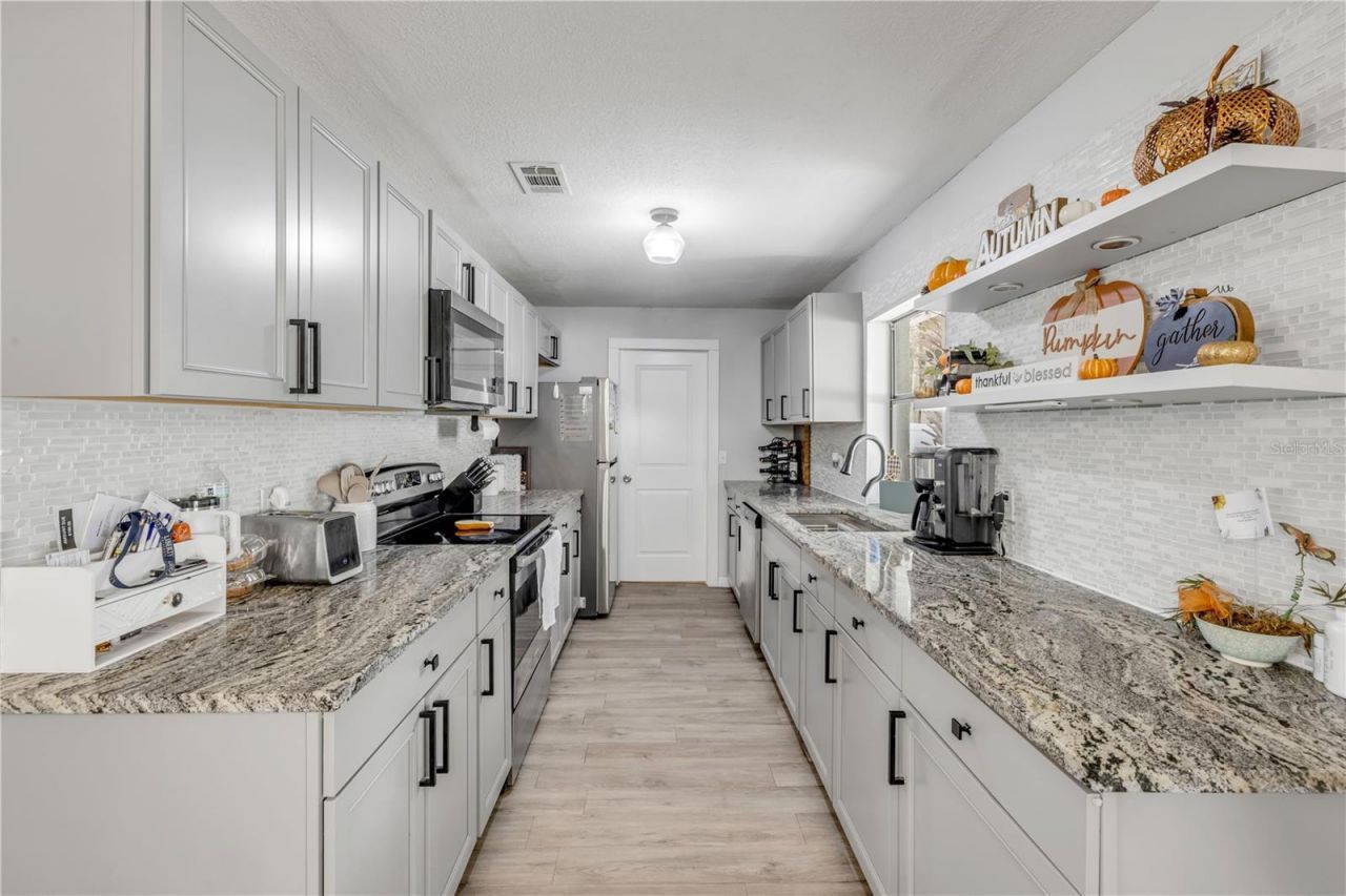 3426 Yule Tree Drive , Edgewater, FL 32141 Photo