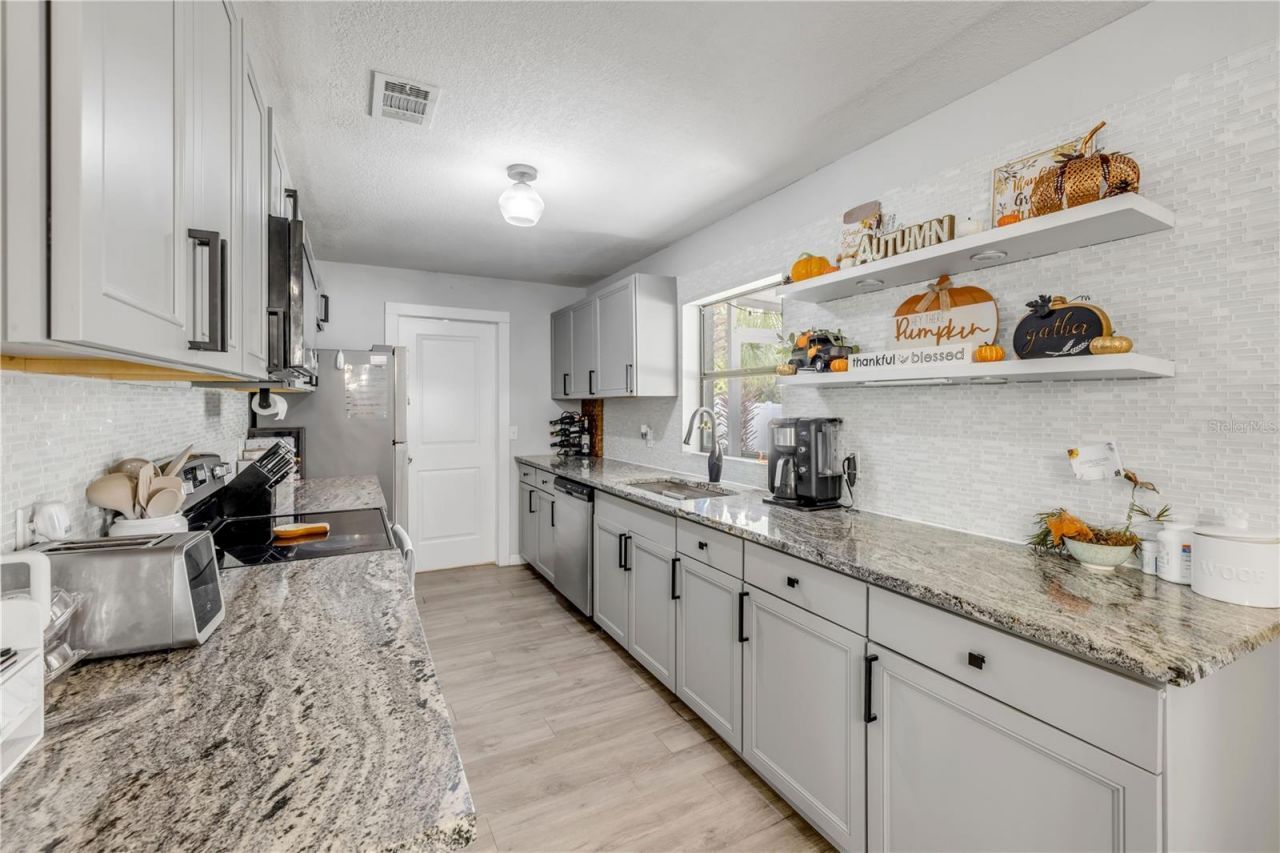 3426 Yule Tree Drive , Edgewater, FL 32141 Photo