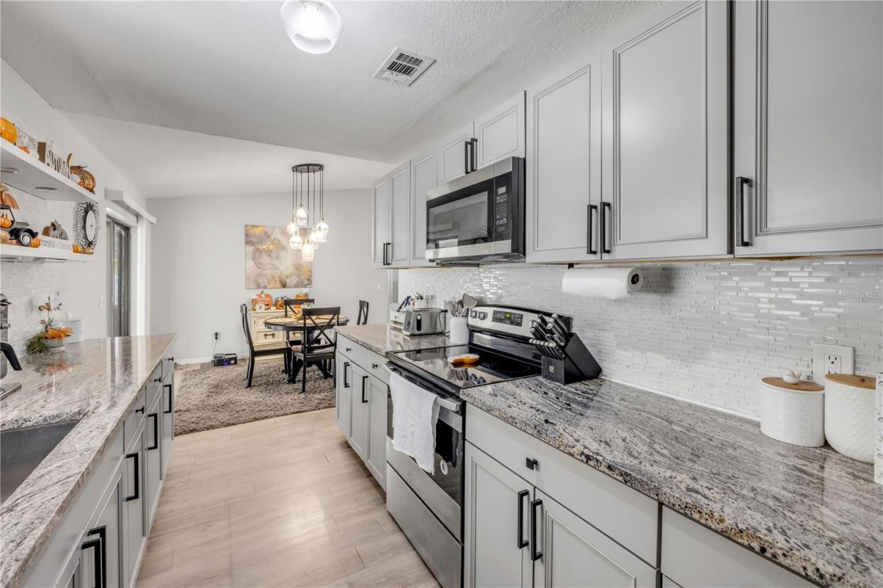 3426 Yule Tree Drive , Edgewater, FL 32141 Photo