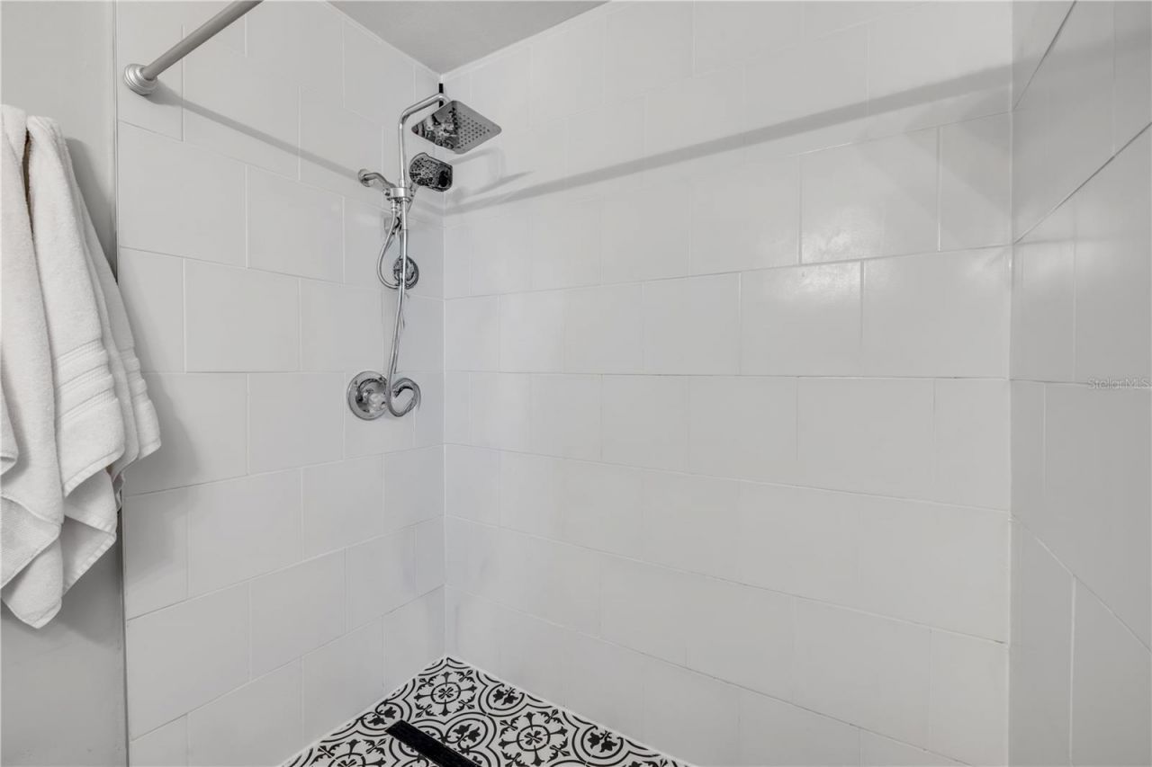 3426 Yule Tree Drive , Edgewater, FL 32141 Photo