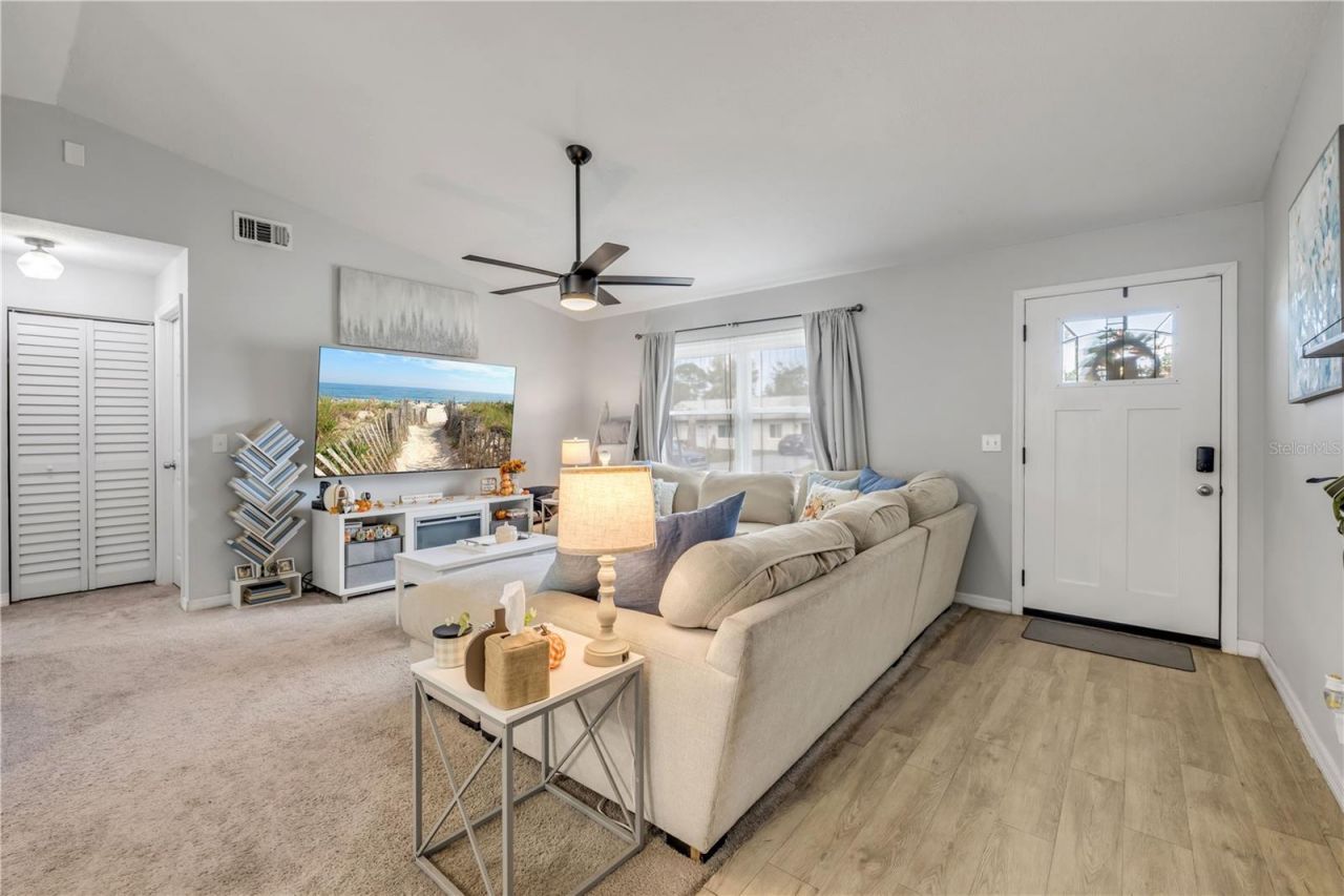3426 Yule Tree Drive , Edgewater, FL 32141 Photo