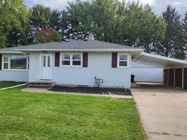 293 Walnut Dr, Onalaska, WI 54650