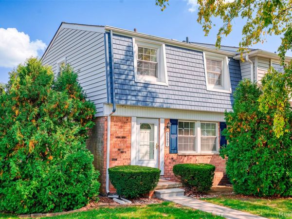 24801 Olde Orchard Street , Novi, Mi 48375