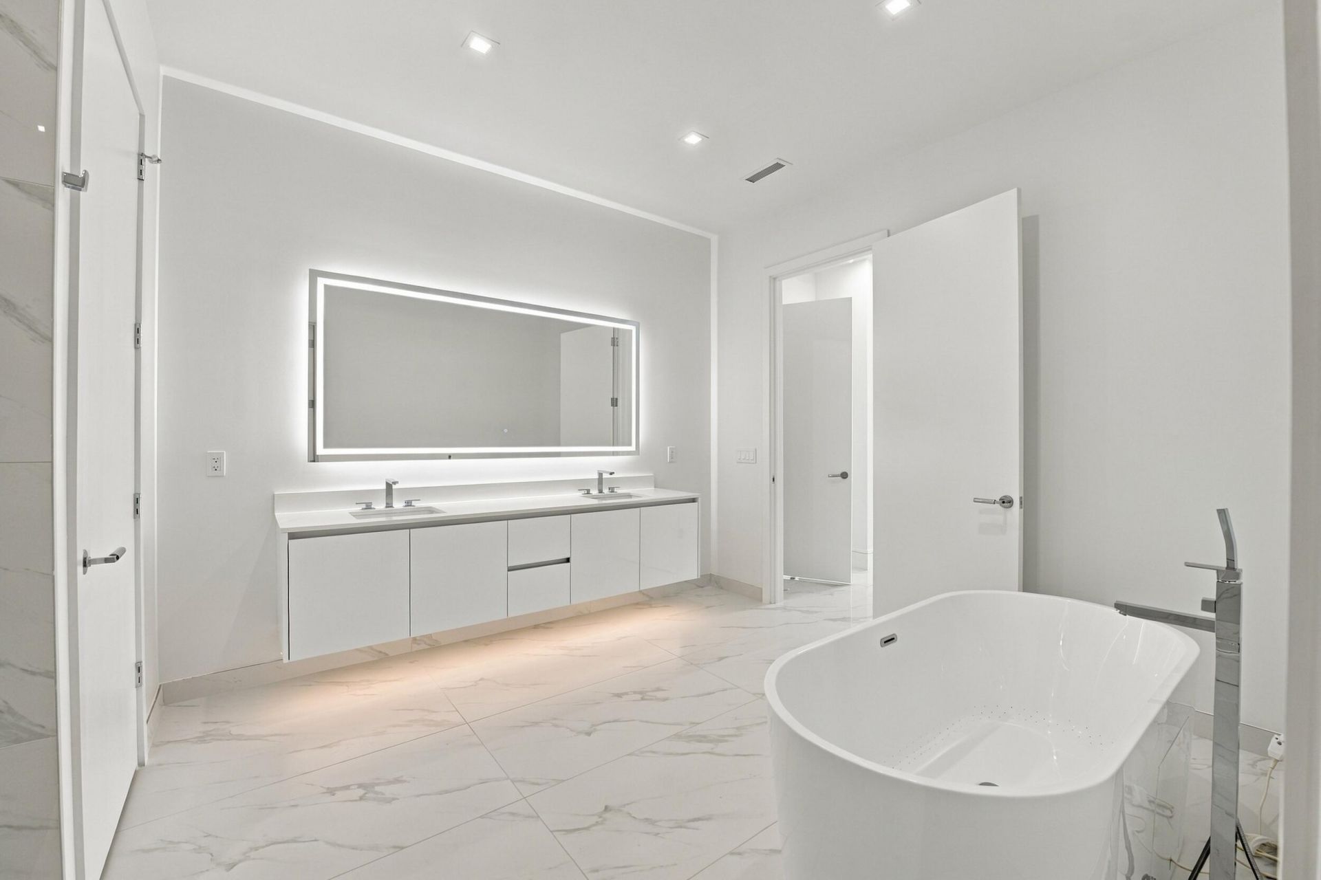 220 Lake Shore Drive, Unit 2306, West Palm Beach, FL 33403 Photo