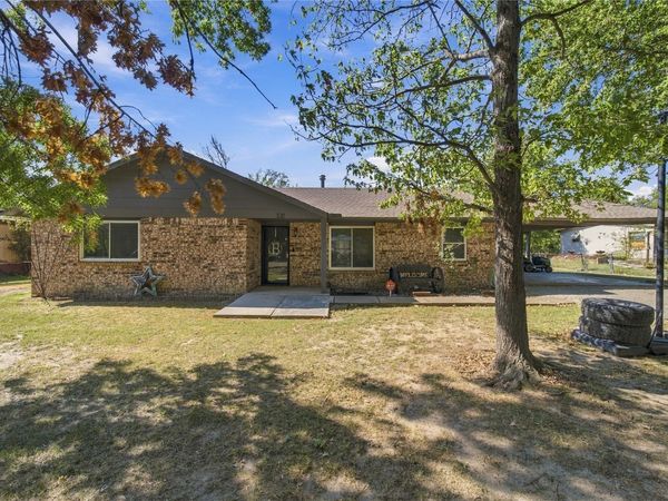 532 S Joe , Nowata, OK 74048