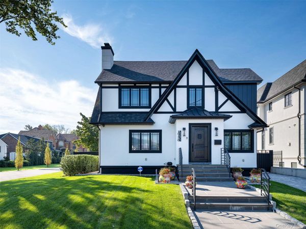 16420 Cryders Lane , Beechhurst, NY 11357