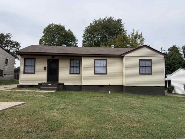 516 N 6th Street , Paragould, AR 72450