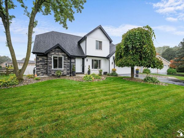 3945 Meadowview Street, Lambertville, MI 48144