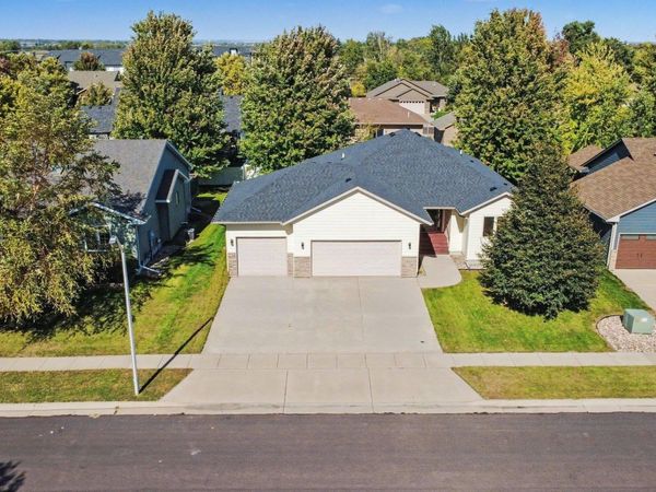 4112 W 89th St, Sioux Falls, SD 57108